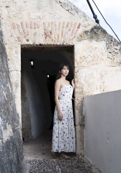年轻的女教师2在线